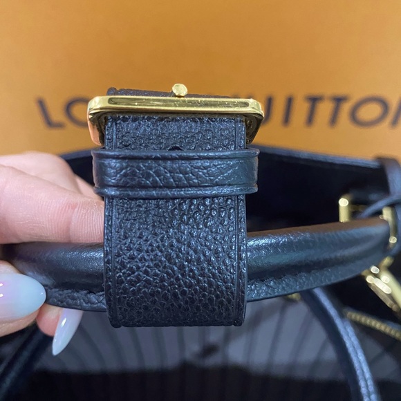 louis-vuitton-bags-louis-vuitton-montaigne-mm-m-emp-noir-authentic